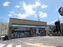 コンビニ　ファミリーマート 世田谷若林一丁目店（コンビニ）まで323m