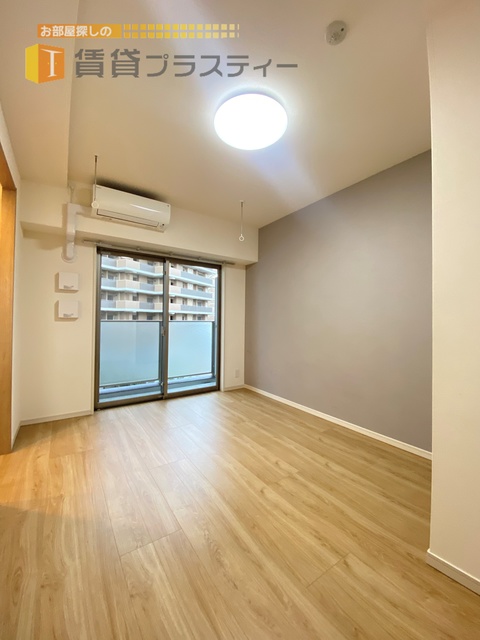 居室・リビング　一人暮らしに丁度良いお部屋です。