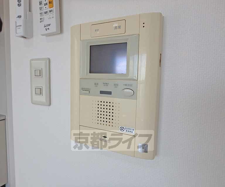 セキュリティ　モニター付きのインターホンです。