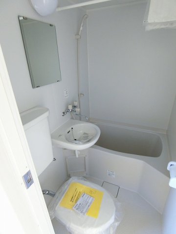 バス・シャワールーム　※別部屋のイメージ写真です。