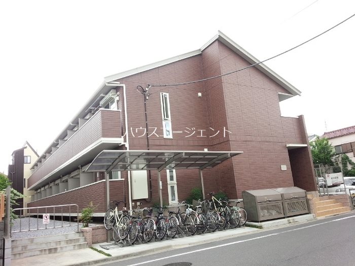 建物外観　落ち着いた色の外観です