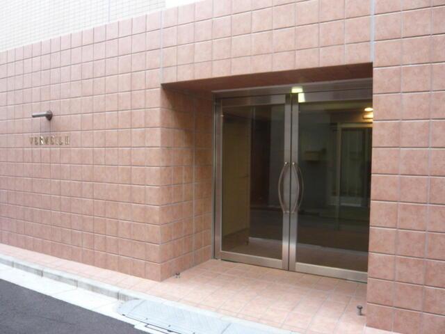 エントランス　レンガ調の素敵なエントランス…