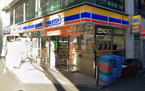 コンビニ　ミニストップ 調布駅前店（コンビニ）まで372m