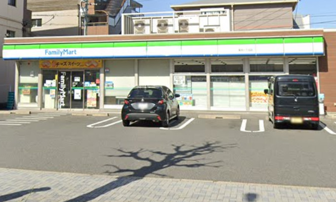 コンビニ　ファミリーマート 菊井一丁目店（コンビニ）まで324m