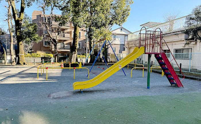 公園　世田谷区立弦巻どんぐり山公園（公園）まで82m