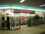 コンビニ　ファミリーマート近鉄五位堂駅改札外橋上店（コンビニ）まで173m
