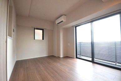 居室・リビング　※別部屋の参考写真です。