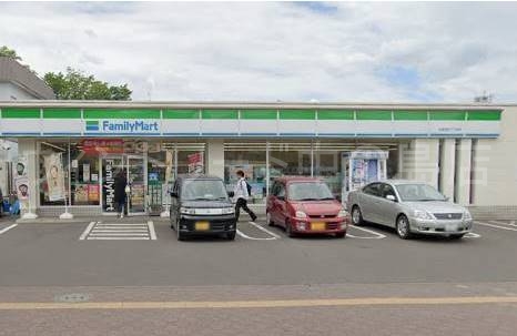 コンビニ　ファミリーマート札幌旭町7丁目店（コンビニ）まで236m