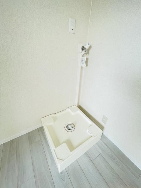 その他設備　洗濯機置き場は室内にあるので雨に濡れる心配はありません。