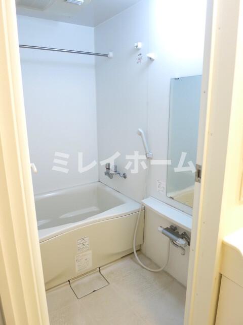バス・シャワールーム　同建物内、別のお部屋の参考写真になります。