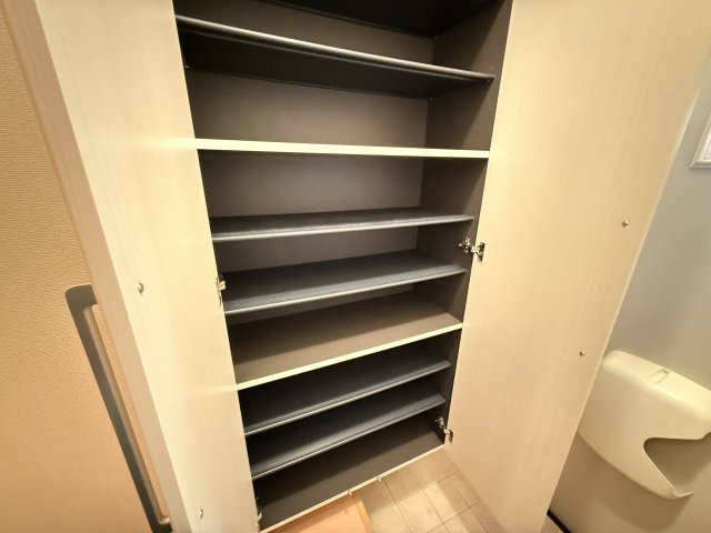 収納　シューズボックス