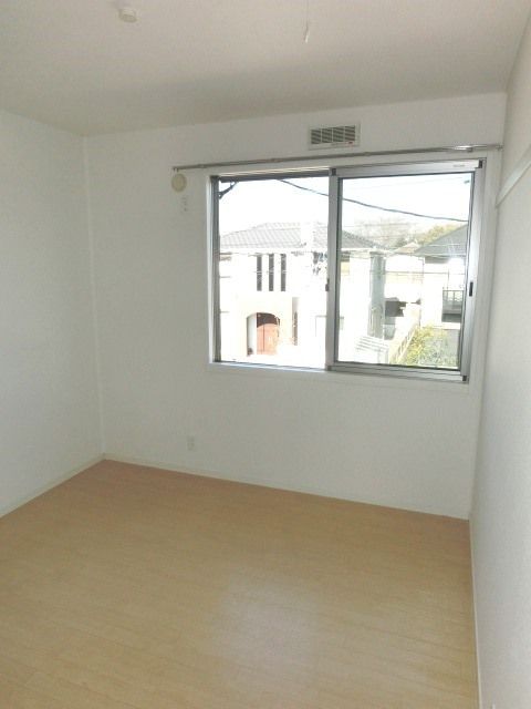 その他部屋・スペース　北側の洋室です。
