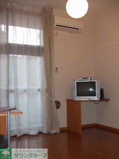 その他設備　床材は号室によって異なります。