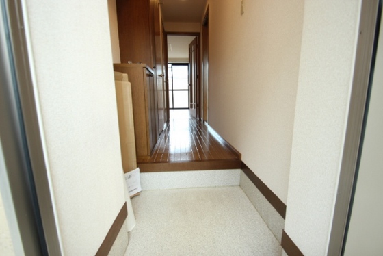 玄関　※別部屋の写真です