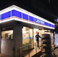コンビニ　ローソン H墨田千歳三丁目店（コンビニ）まで40m