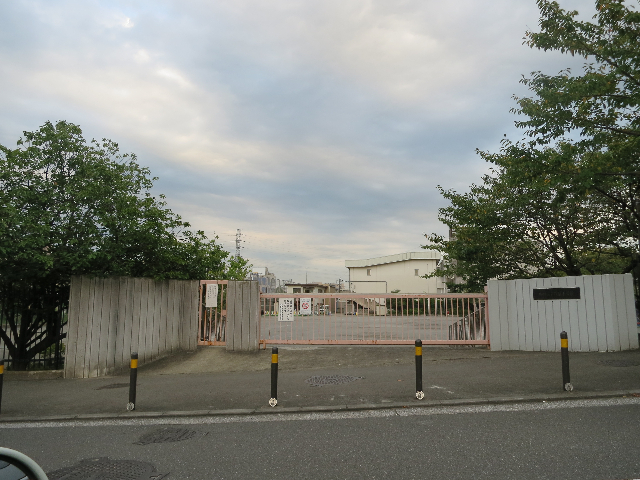 小学校　川崎市立下作延小学校（小学校）まで881m