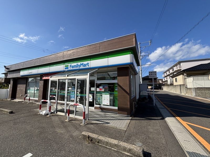 コンビニ　ファミリーマート 新潟寺尾北店（コンビニ）まで400m