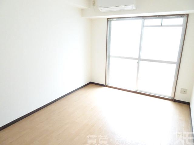 居室・リビング　明るいお部屋です♪