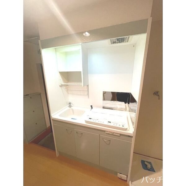 キッチン　同型タイプの為、現状を優先いたします。