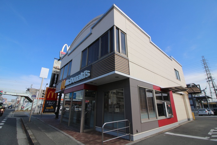 飲食店　マクドナルド（飲食店）まで650m