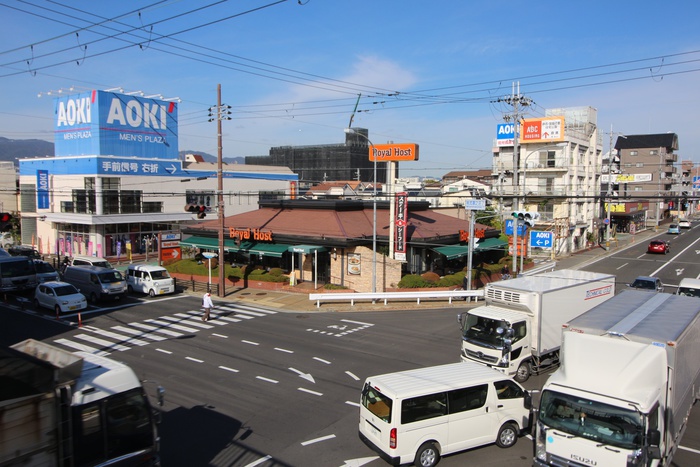 飲食店　ロイヤルホスト（飲食店）まで550m