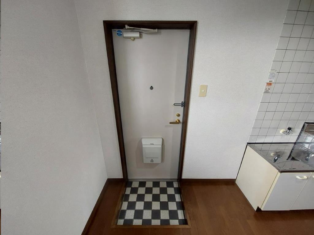 ホワイトキャッスル富田の玄関写真