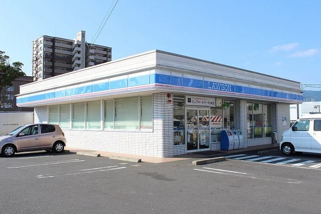 コンビニ　ローソン　伊万里駅前店（コンビニ）まで590m