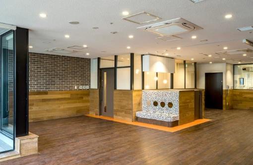 幼稚園・保育園　スターチャイルド横浜ステーションナーサリー（幼稚園・保育園）まで145m