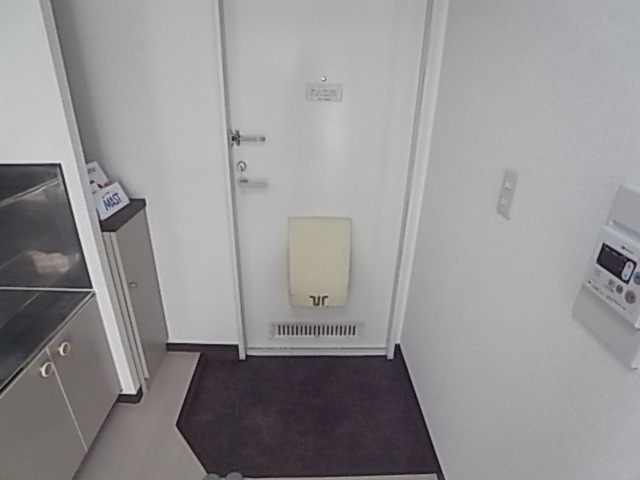 ソレイユ綾羽の玄関写真