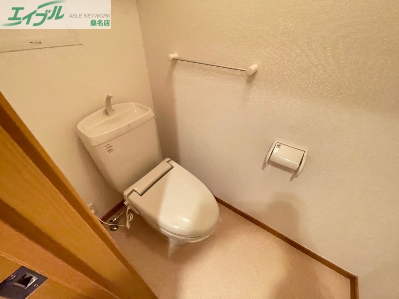 トイレ　同型参考写真