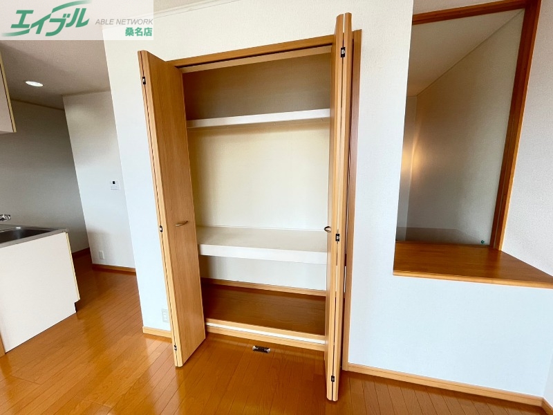 収納　同型参考写真