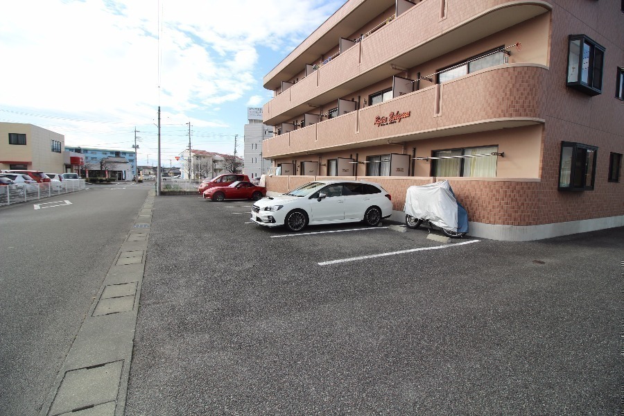 駐車場　駐車場