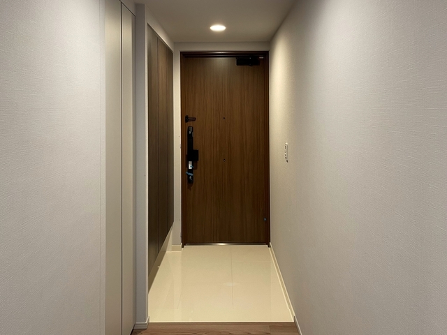 ローレルタワー堺筋本町の玄関写真