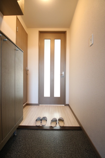 玄関　※別室のお写真です
