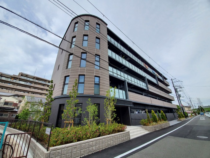 阪急京都線 高槻市駅 徒歩20分 築6年