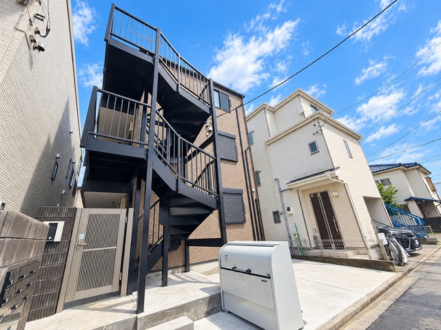 建物外観　～新生活はココからいかがっ～