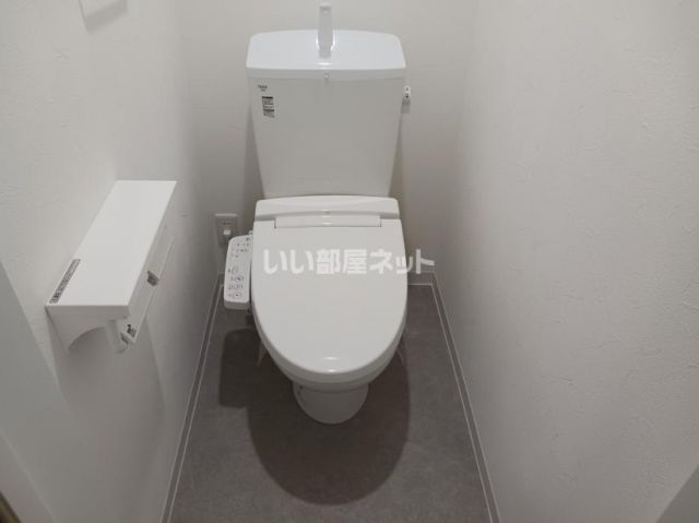 EIJU牧野駅前Bのトイレ写真