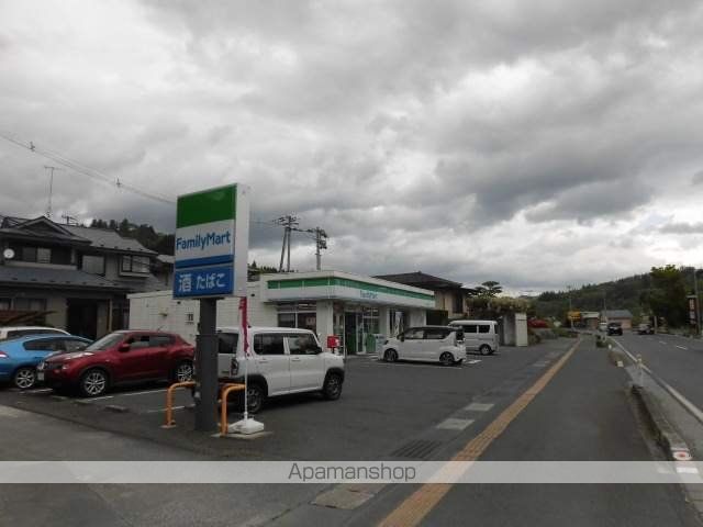 コンビニ　ファミリーマート（コンビニ）まで1000m