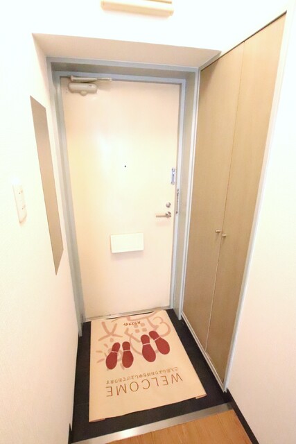 玄関　※別室参考画像
