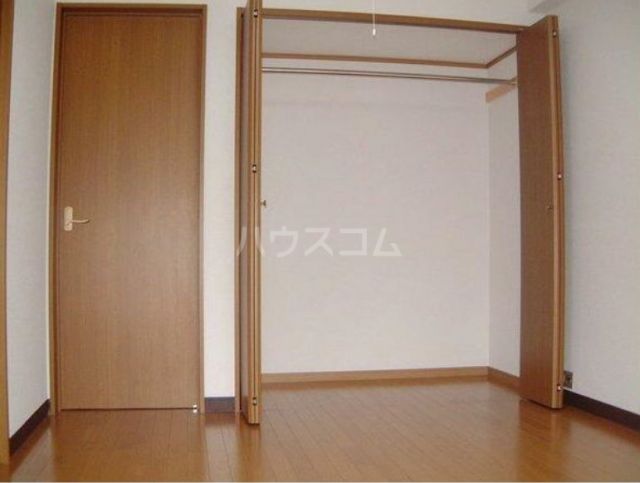 正興鶴瀬駅前マンションの内装写真