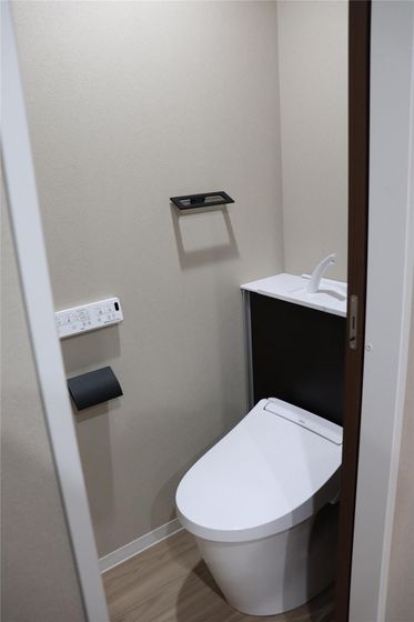 repos IIIのトイレ写真