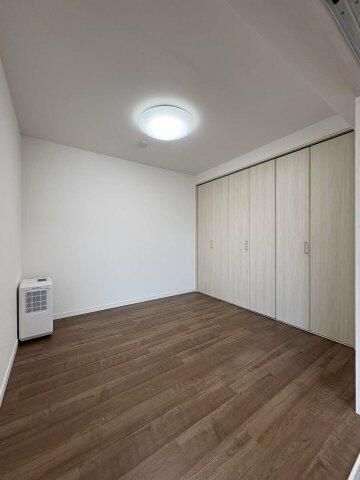 その他部屋・スペース　落ち着いて過ごせるお部屋なので、寝室にいかがでしょうか