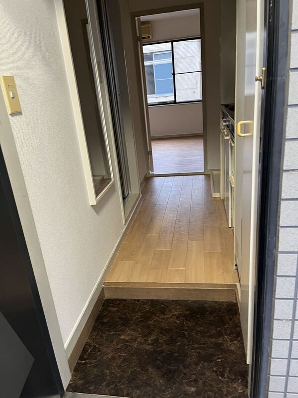 玄関　収納もある玄関です