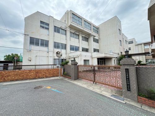 小学校　西春小学校（小学校）まで604m