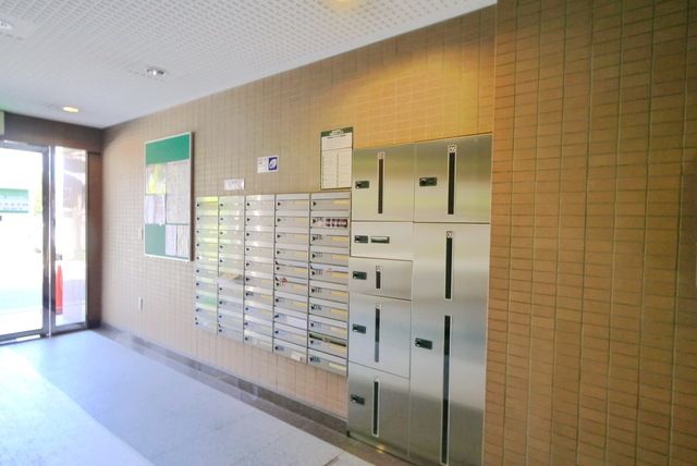 伊勢原六番館の外観写真