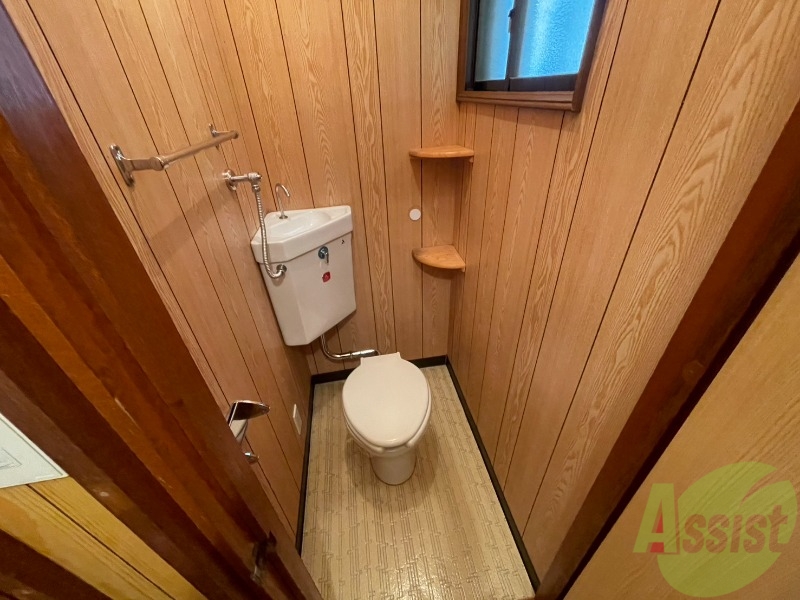 トイレ　こちらはトイレです。清潔感があり、安心して使用できます。