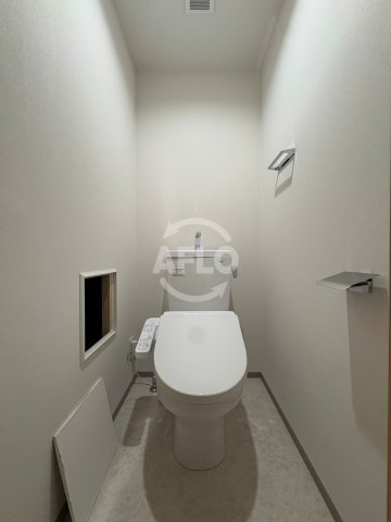 トイレ　ArtizA瓦屋町II　トイレ