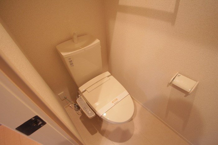 つくばエクスプレス 六町駅 徒歩5分 3階建 築12年のトイレ写真