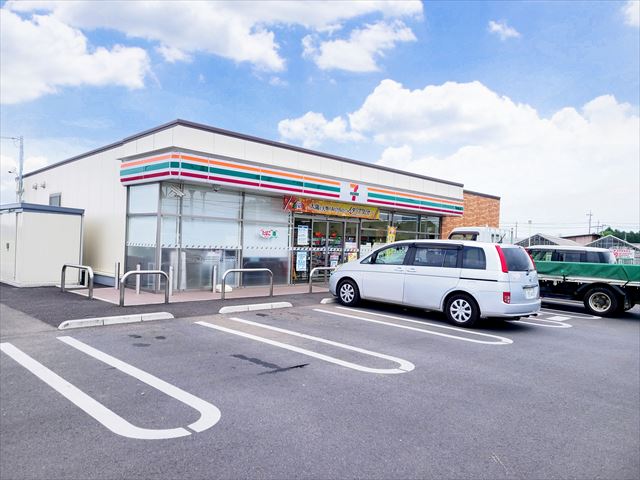 コンビニ　セブンイレブン つくば酒丸店（コンビニ）まで774m