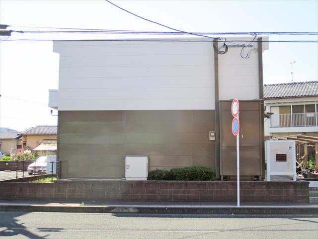 レオパレス薬師堂の外観写真